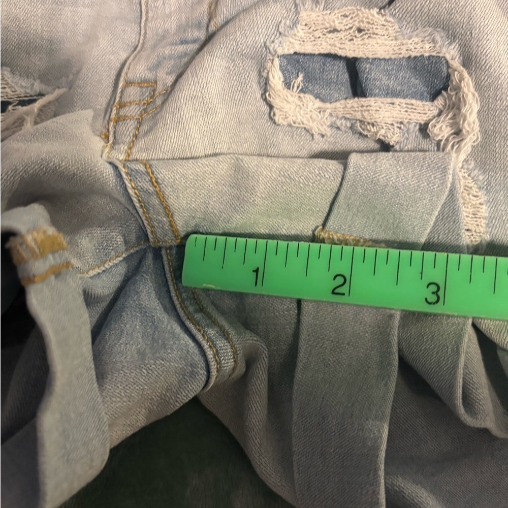 Aero High Rise Curvy Midi 3” Light Wash Size 0. - Picture 7 of 7
